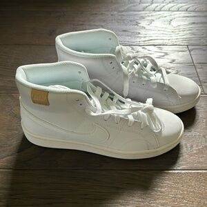 Nike Court Royale 2 Mid US size 8.5 Womens Brand new - No Box - No Tags